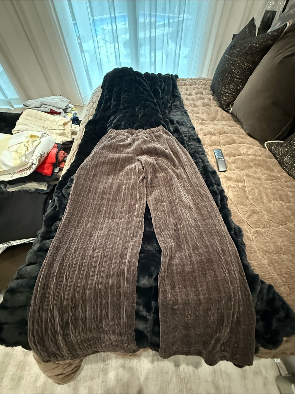Old Navy Ribbed Wide-Leg Pants in Brown